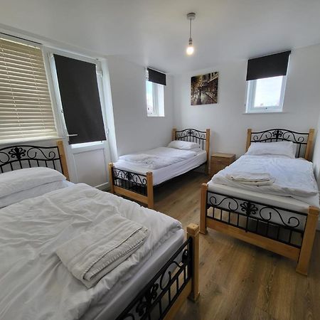 Serene 1 Bedroom, 3 Single Beds บริสตอล ภายนอก รูปภาพ