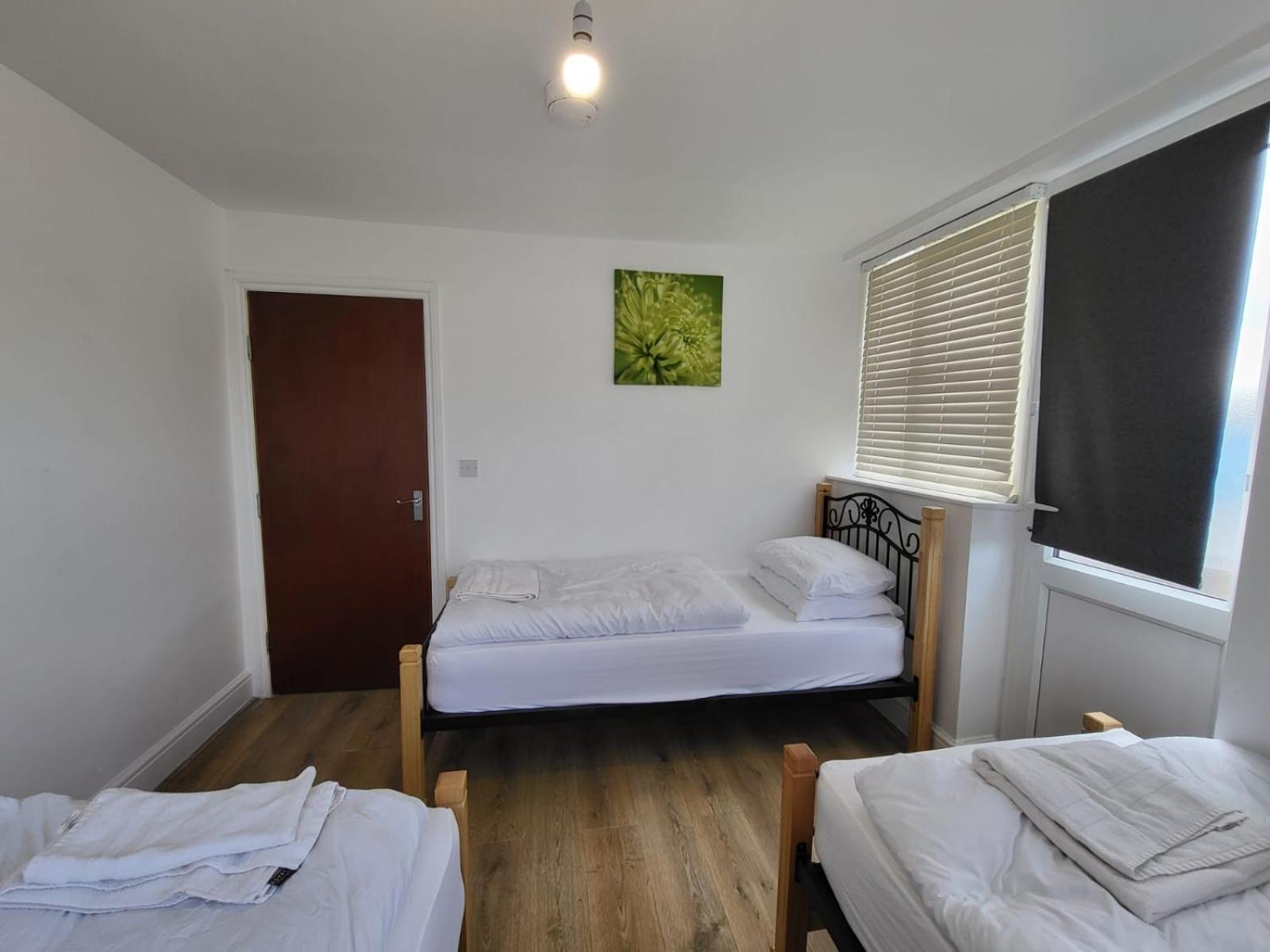 Serene 1 Bedroom, 3 Single Beds บริสตอล ภายนอก รูปภาพ