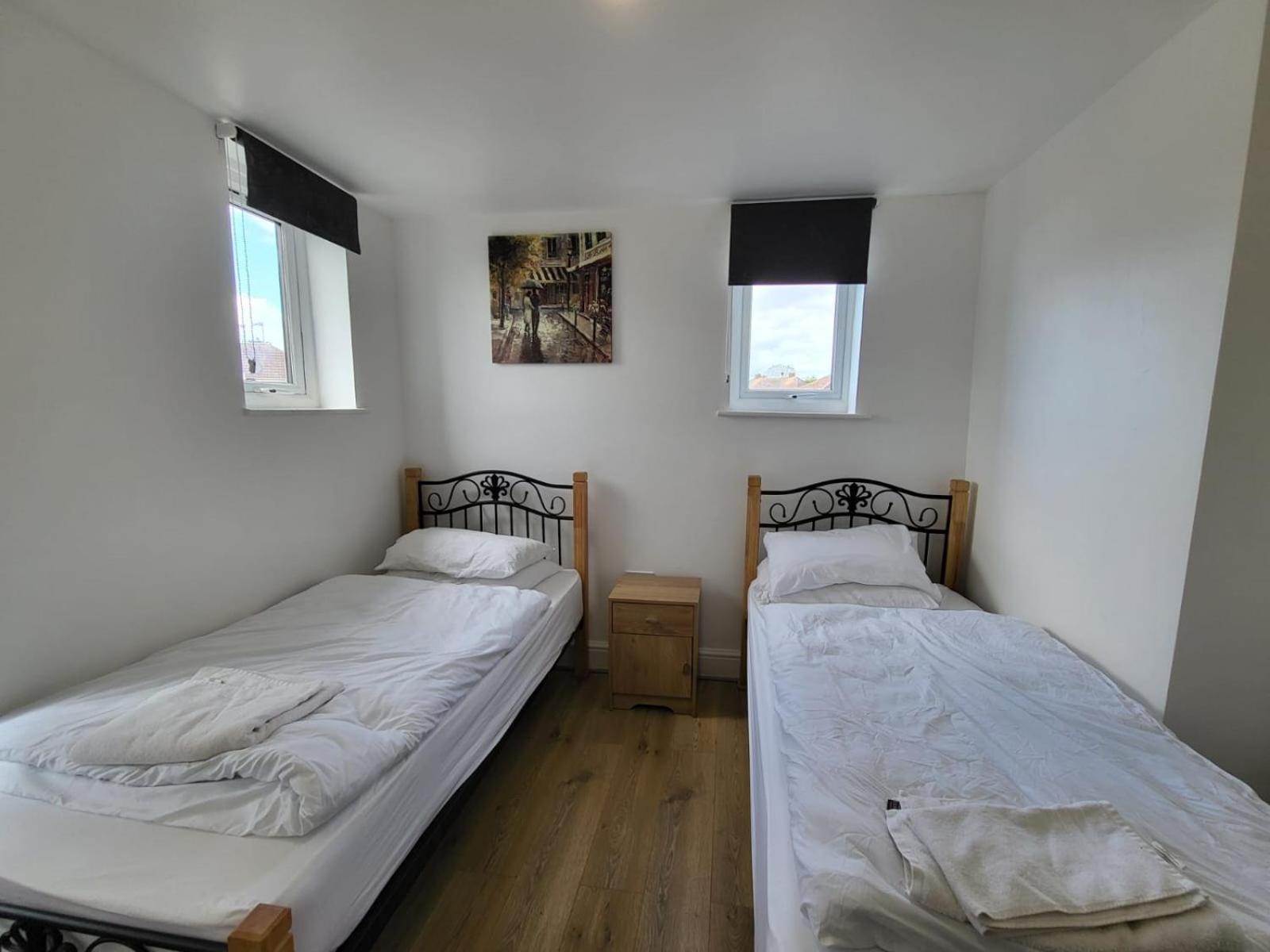 Serene 1 Bedroom, 3 Single Beds บริสตอล ภายนอก รูปภาพ